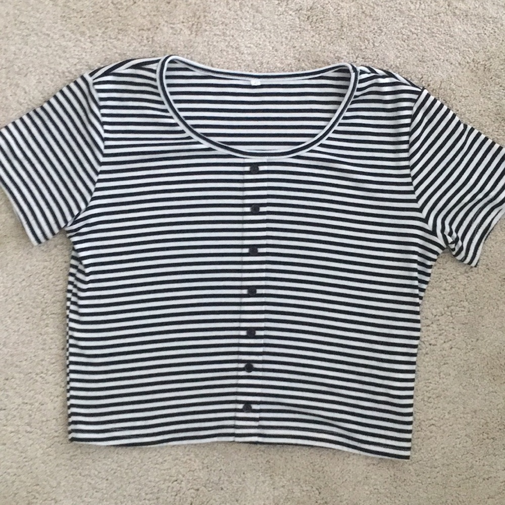 Black and white stripped crop top